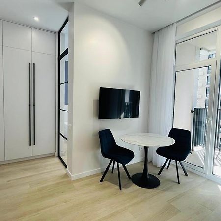 Modern Apartment In The Old Town 基輔 外观 照片