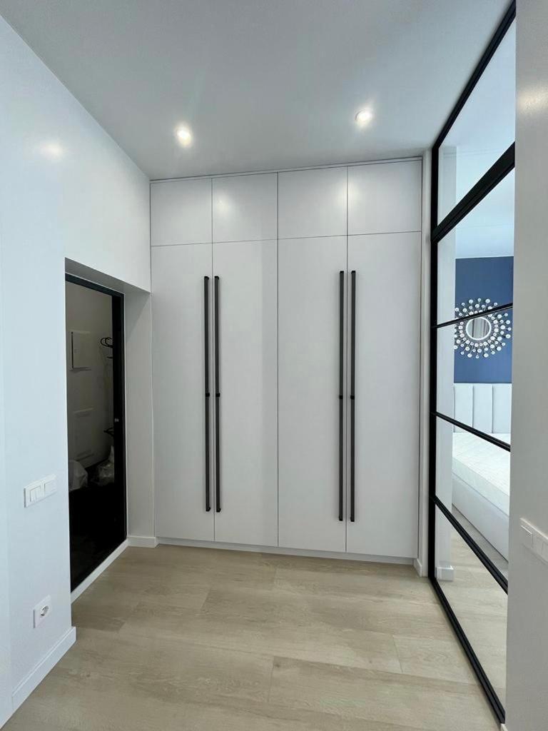 Modern Apartment In The Old Town 基輔 外观 照片