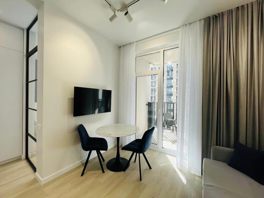 Modern Apartment In The Old Town 基輔 外观 照片